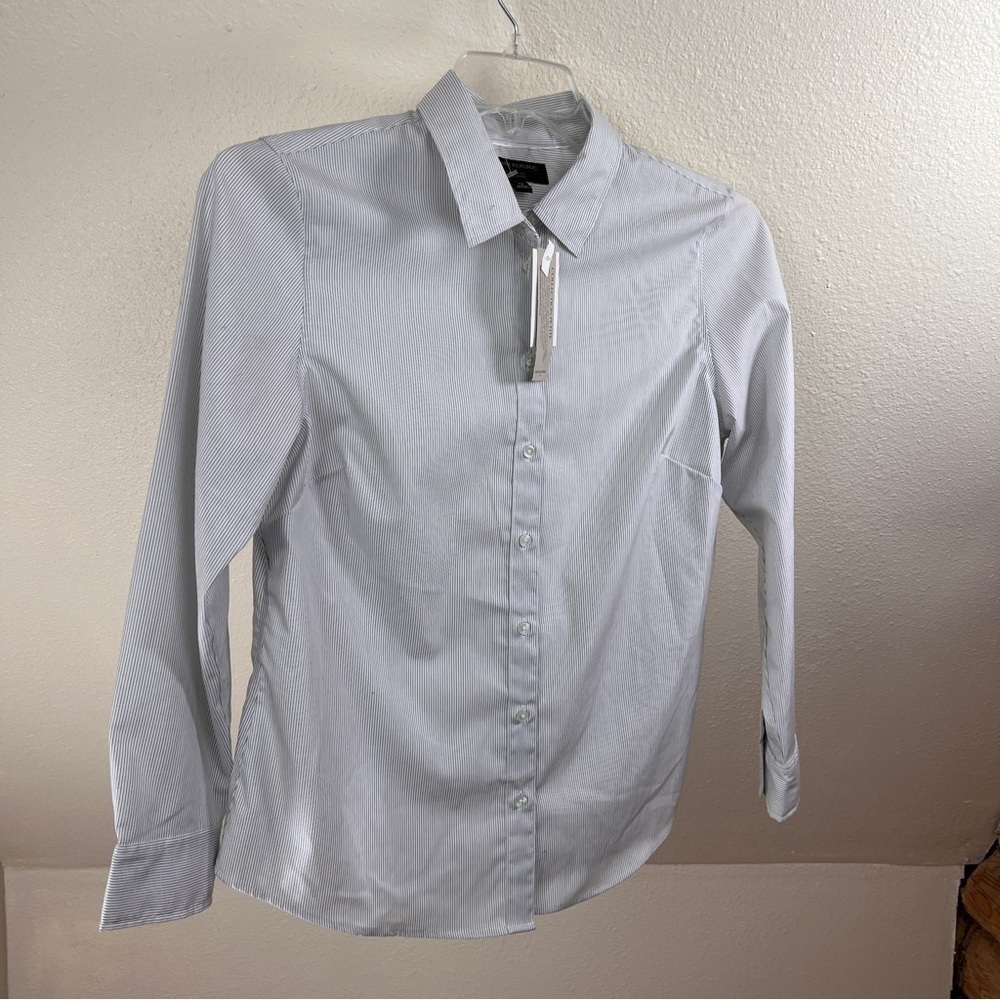 BANANA REPUBLIC FACTORY Long sleeve button down shirt white w/Gray stripes. NWOT